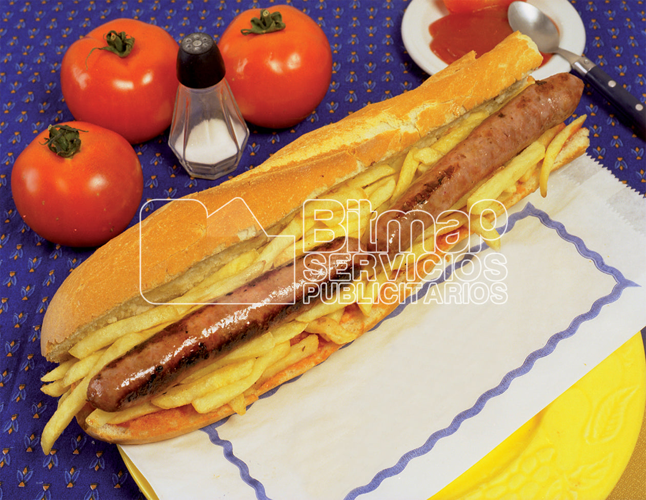 1-18 Bocadillo de SALCHICHAS con patatas fritas 1260x975