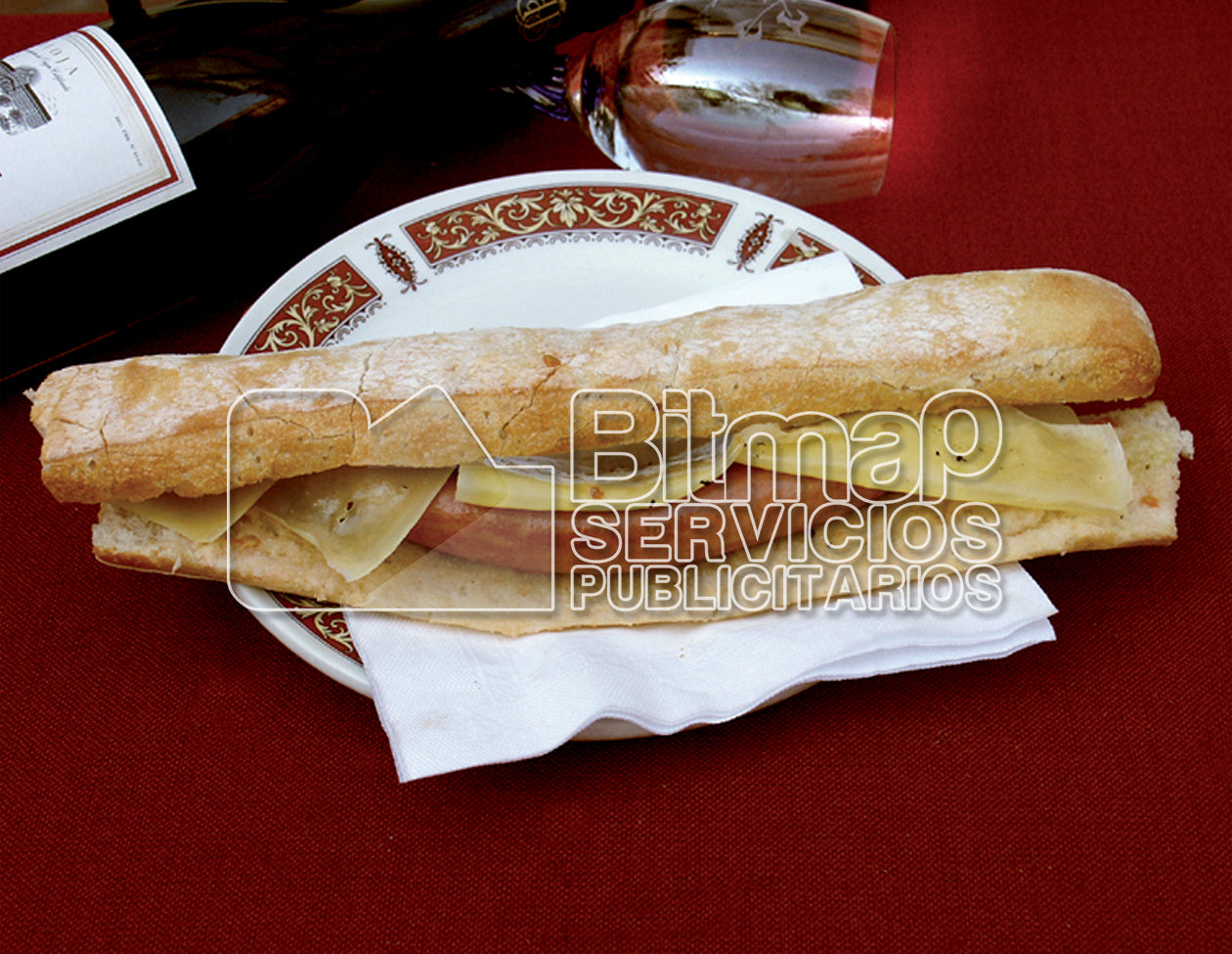 1-72 Bocadillo de FRANKFURT con QUESO 1260x975