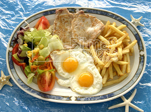 14-126 LOMO, huevos fritos, patatas fritas y ensalada 1370x1016